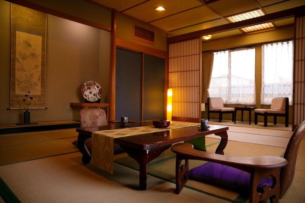 Ryokan Wataya Карацу Екстериор снимка